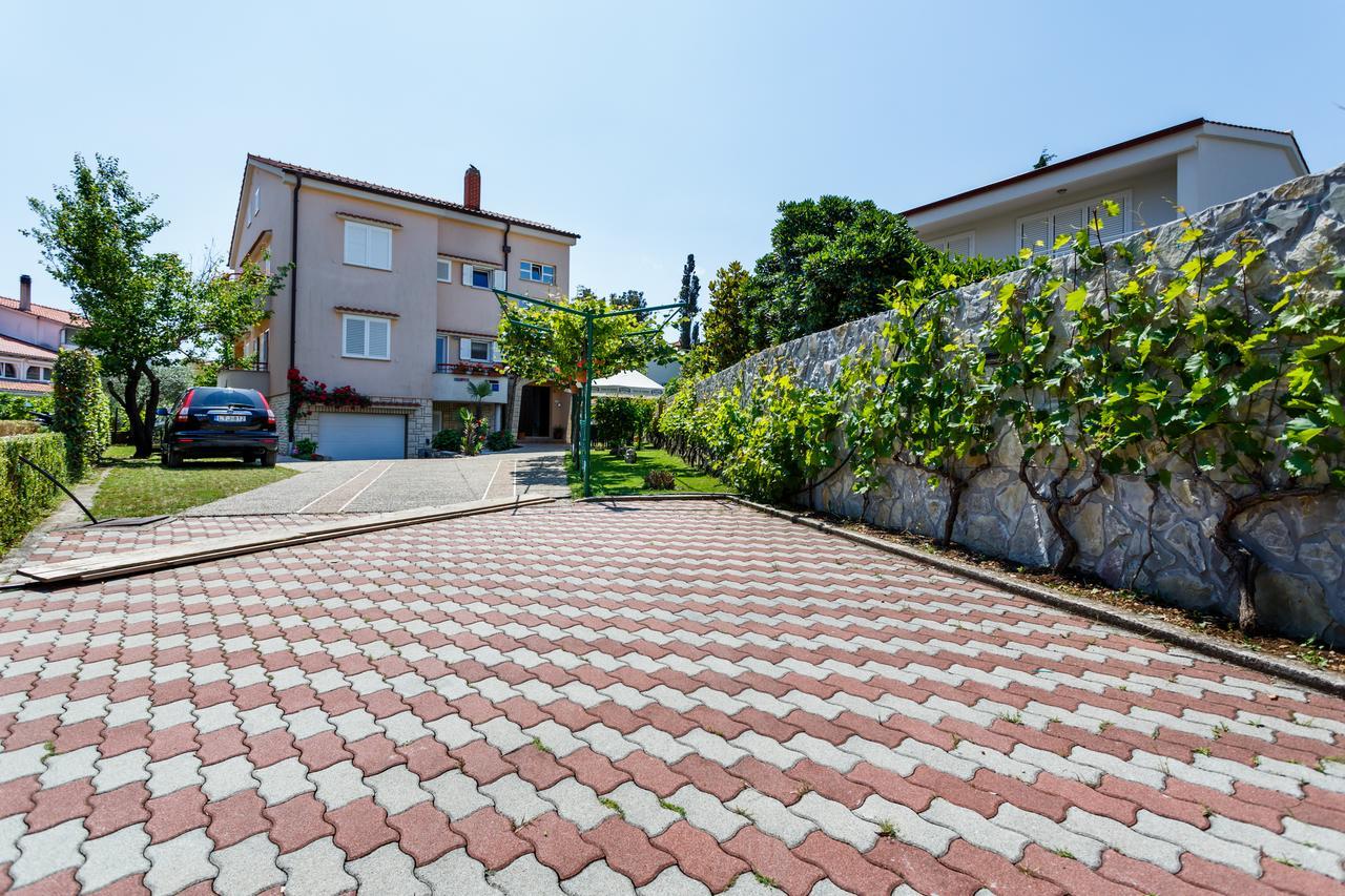 Apartments Durda Крк Екстер'єр фото